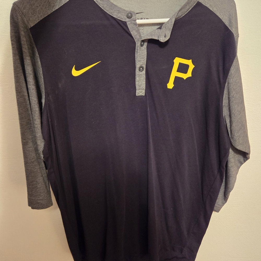 Nike Pittsburgh Pirates Quarter Sleeve Shirt